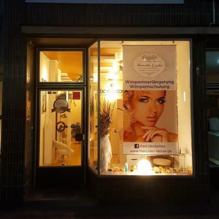 Exklusiver Satin-Dekobanner (Studiodeko / Schaufenster) 100x200cm – Bild 9